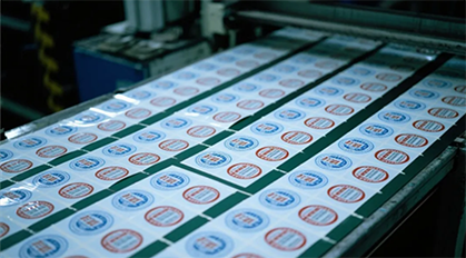 Laser kontrolagailu honek laser trokelak egiteko aukera berriak desblokeatzen ditu.